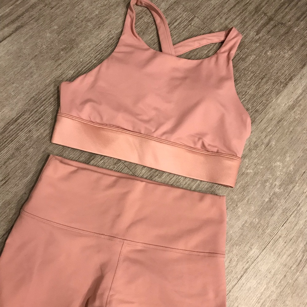 Fabletics pink matching sports bra and yoga pants